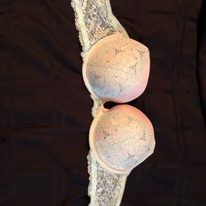 Gorgeous Victoria’s Secret bra!